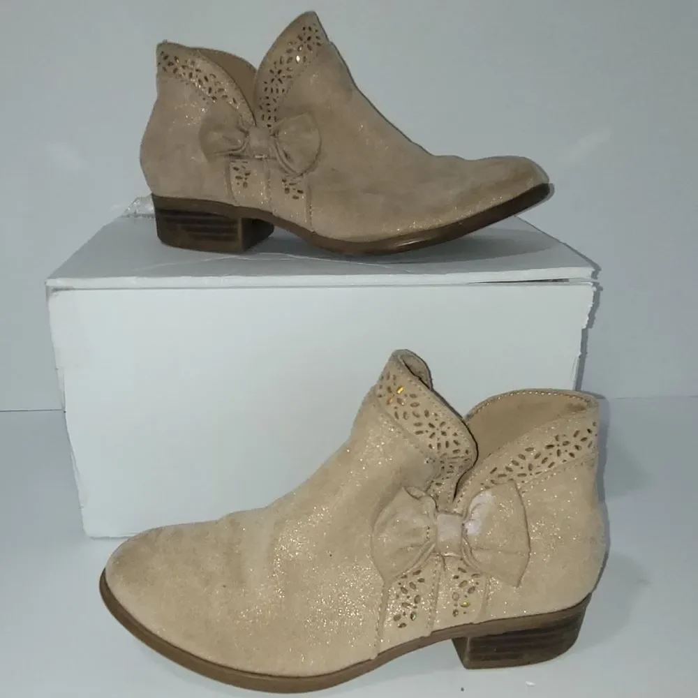 SO Size 1 Beige Ankle Boots with Bow Accent